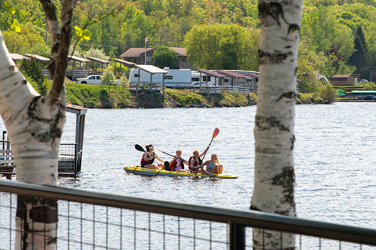 Paddleboard rental on the waterfront in Houghton